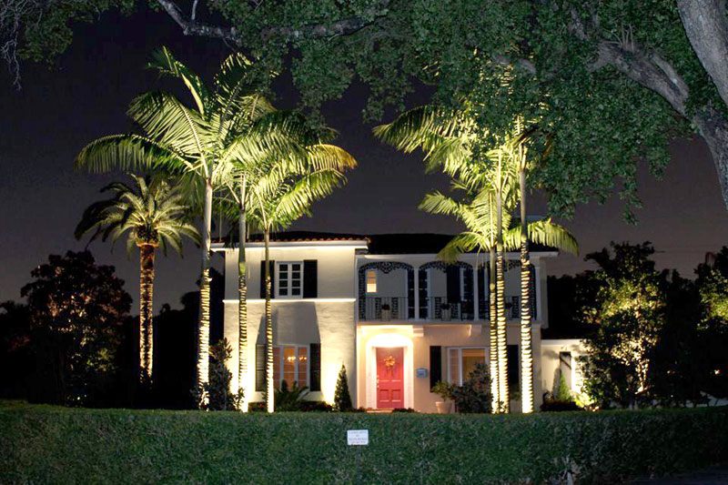 Residential front yard LED Lighting. Coral Gables, FL.